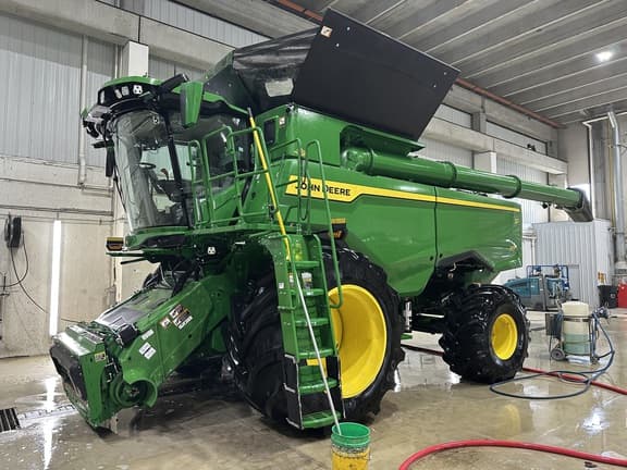 Image of John Deere S7 800 equipment image 3