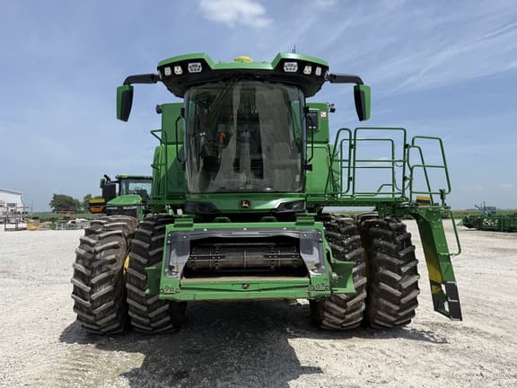 Image of John Deere S7 800 equipment image 2