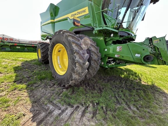 Image of John Deere S7 800 equipment image 3