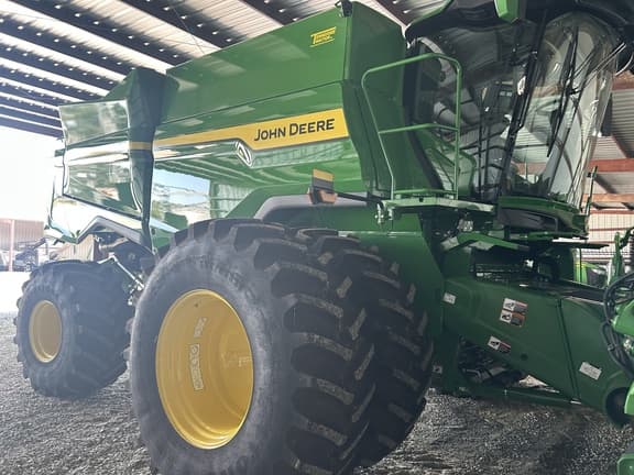 Image of John Deere S7 800 equipment image 2