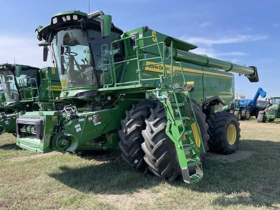 Image of John Deere S7 800 equipment image 1