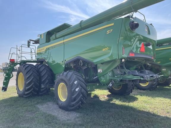 Image of John Deere S7 800 equipment image 3