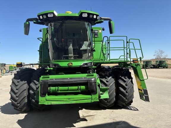 Image of John Deere S7 800 equipment image 1