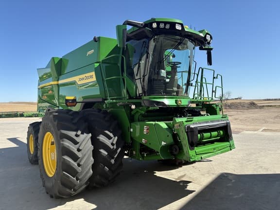 Image of John Deere S7 800 equipment image 2