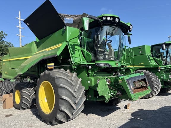 Image of John Deere S7 800 Primary image