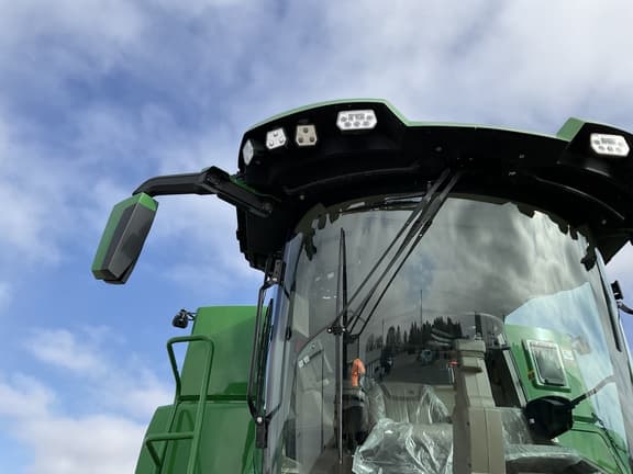 Image of John Deere S7 800 equipment image 3