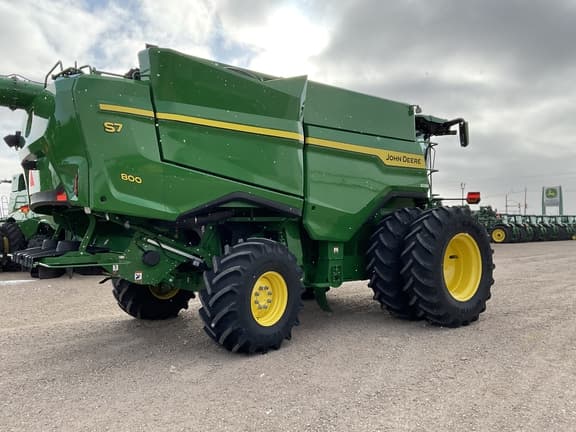 Image of John Deere S7 800 equipment image 2