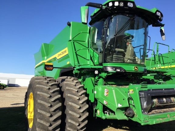 2025 John Deere S7 800 Equipment Image0