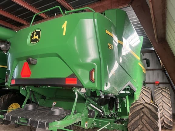Image of John Deere S7 800 equipment image 4