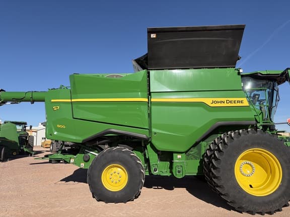 Image of John Deere S7 800 equipment image 2