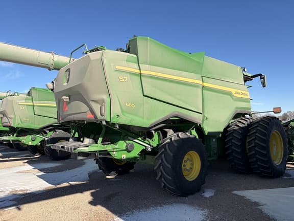Image of John Deere S7 800 equipment image 3