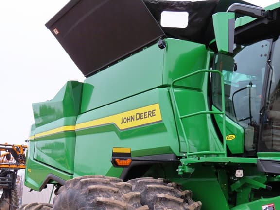 Image of John Deere S7 800 equipment image 2