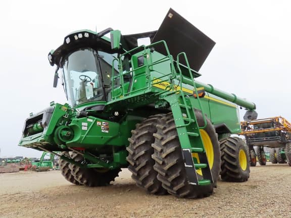 Image of John Deere S7 800 equipment image 4
