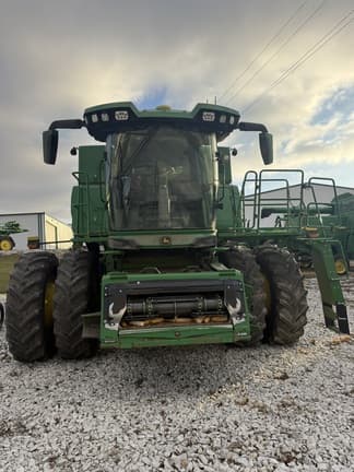 Image of John Deere S7 800 equipment image 1