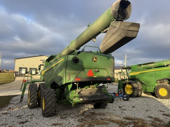 Image of John Deere S7 800 equipment image 2