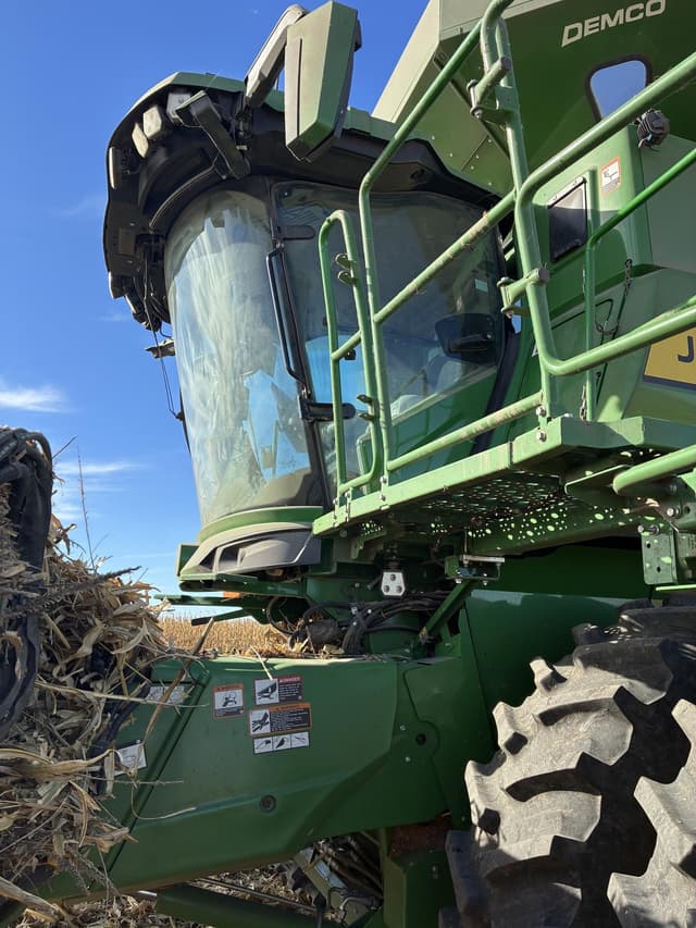 Image of John Deere S7 800 equipment image 4