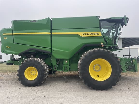 Image of John Deere S7 800 equipment image 1