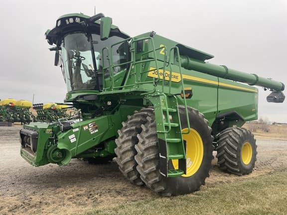 Image of John Deere S7 800 equipment image 4