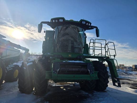 Image of John Deere S7 800 equipment image 1