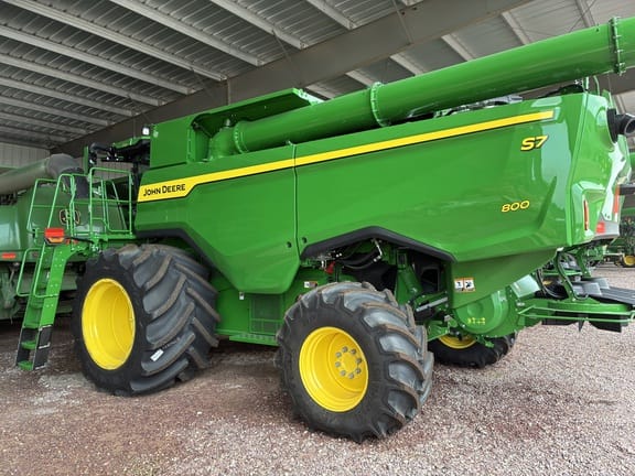 2025 John Deere S7 800 Equipment Image0