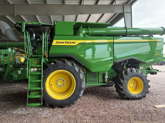 Image of John Deere S7 800 equipment image 2