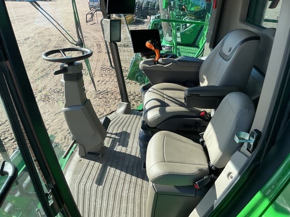 Image of John Deere S7 800 equipment image 4