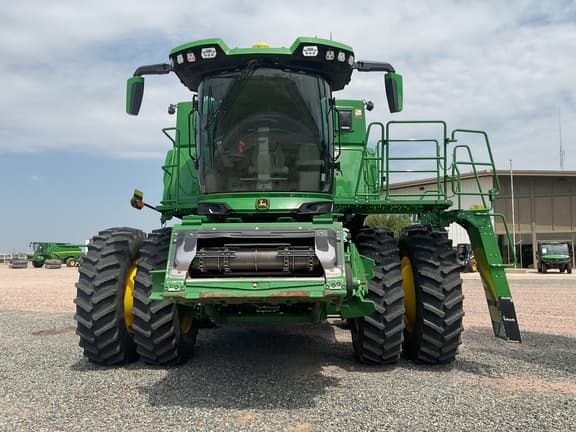 Image of John Deere S7 800 equipment image 1