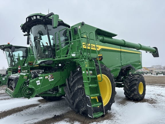 2025 John Deere S7 800 Equipment Image0