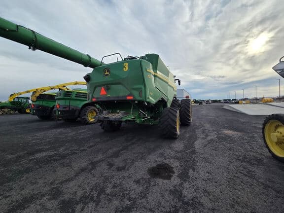 Image of John Deere S7 800 equipment image 2
