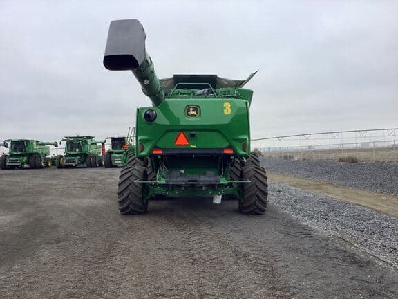 Image of John Deere S7 800 equipment image 3