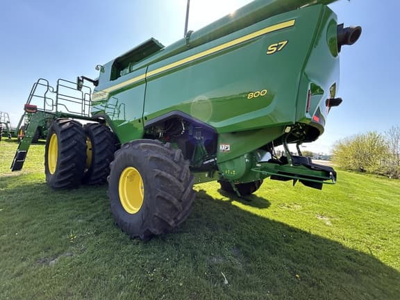 Image of John Deere S7 800 equipment image 2