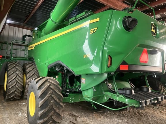Image of John Deere S7 800 equipment image 2