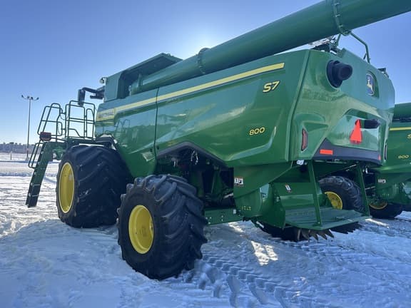 Image of John Deere S7 800 equipment image 3