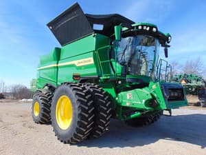 2025 John Deere S7 800 Image