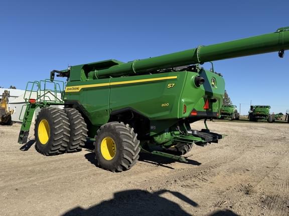 Image of John Deere S7 800 equipment image 2