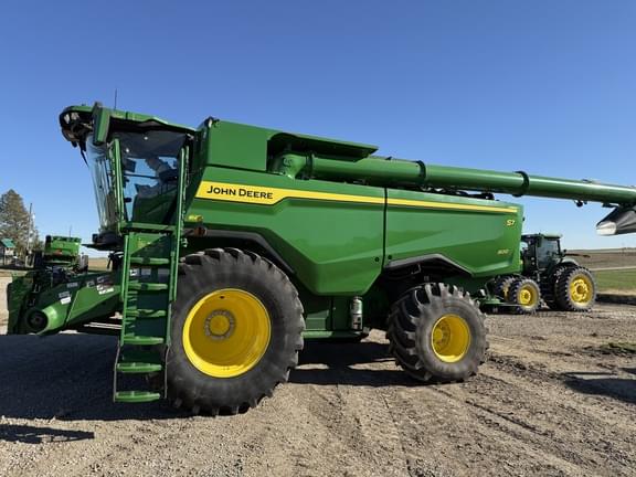 Image of John Deere S7 800 equipment image 3