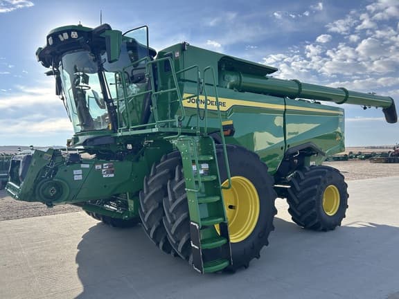 Image of John Deere S7 800 equipment image 1