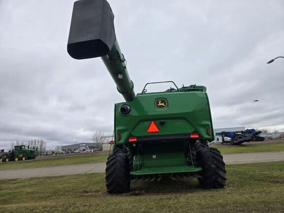 Image of John Deere S7 800 equipment image 3