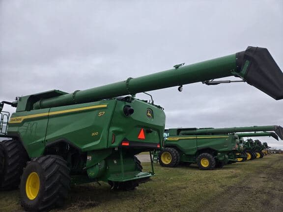 Image of John Deere S7 800 equipment image 2