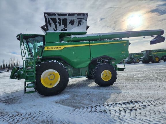 Image of John Deere S7 800 equipment image 1