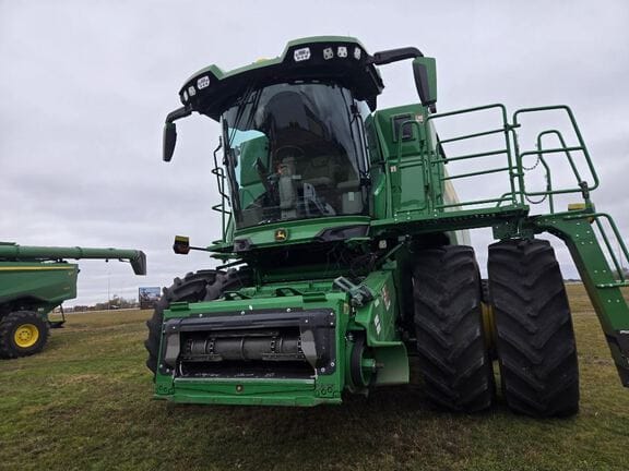 2025 John Deere S7 800 Equipment Image0
