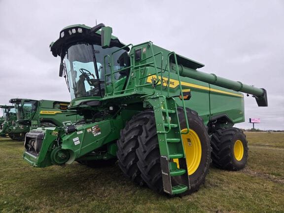 2025 John Deere S7 800 Equipment Image0