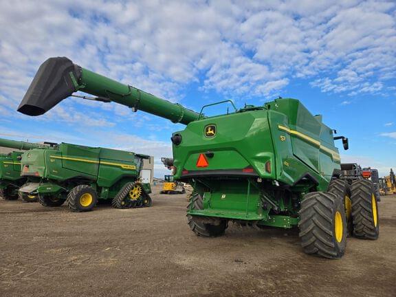 Image of John Deere S7 800 equipment image 1