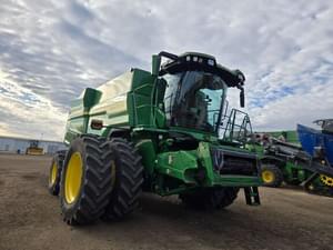 2025 John Deere S7 800 Image