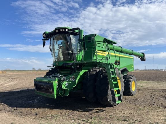 Image of John Deere S7 800 equipment image 2