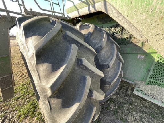 Image of John Deere S7 800 equipment image 4