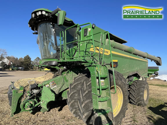 Image of John Deere S7 800 Primary image