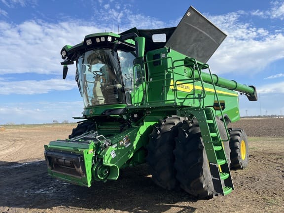 2025 John Deere S7 800 Equipment Image0