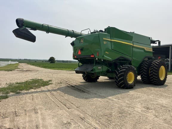 Image of John Deere S7 800 equipment image 2
