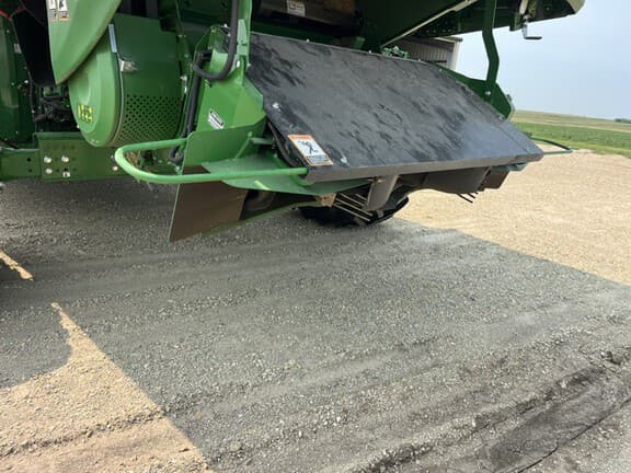 Image of John Deere S7 800 equipment image 4